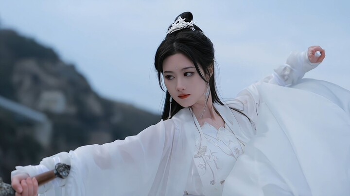 “我痴念之余，便在后山舞剑，今晚，就让我舞最后一次吧！”【陆雪琪·月下剑舞】