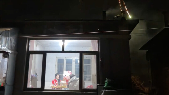 Năm mới chỉ còn cách ăn lẩu thôi rồi!