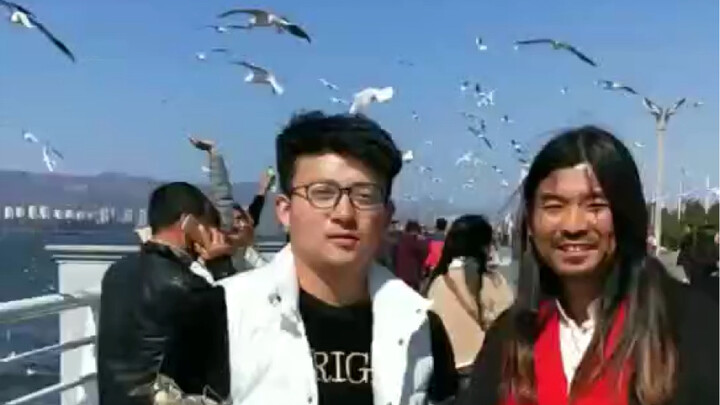 مع الأخ وومينغ نتمنى لكم سنة جديدة سعيدة، وصحة جيدة، ومزيدًا من الثراء في 2019، وكل عام وأنتم أفضل و