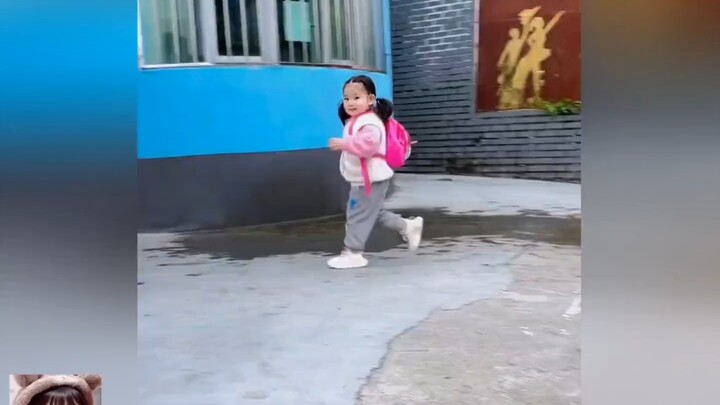 The difference between a daughter going to school and coming home: “This is exactly how I was as a k