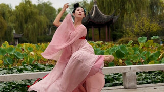 Versi usia 14 tahun, jika melompat lagi lain kali, sepertinya akan menjadi seluruh koreografi "Kisah