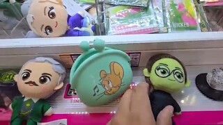 Wicked and funny wins from the claw machines in Japan!