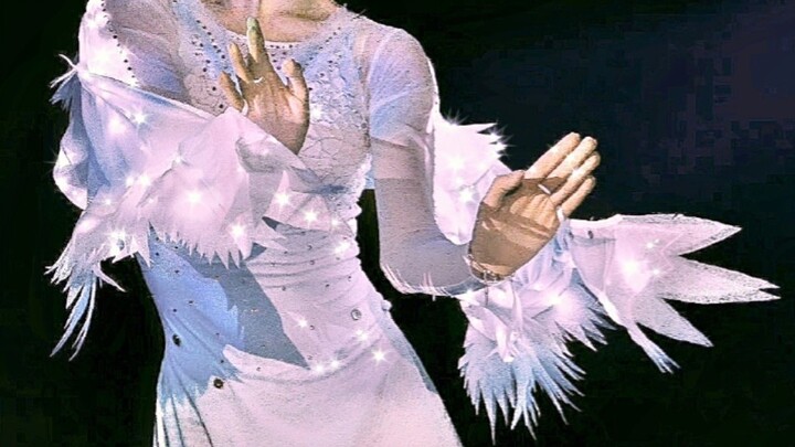 Help! Is figure skating really this beautiful? She must be an ice fairy!