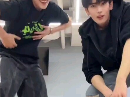 วงการฟิคไทยนี่ช่างเป็นวงการจริงๆ เต้นแบบนี้มันเจ๋งสุดๆ ไปเลย