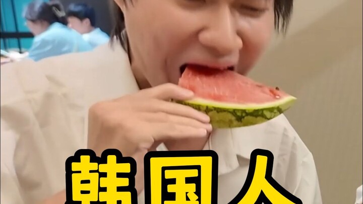 A Korean Spent a Year Eating Watermelons in China