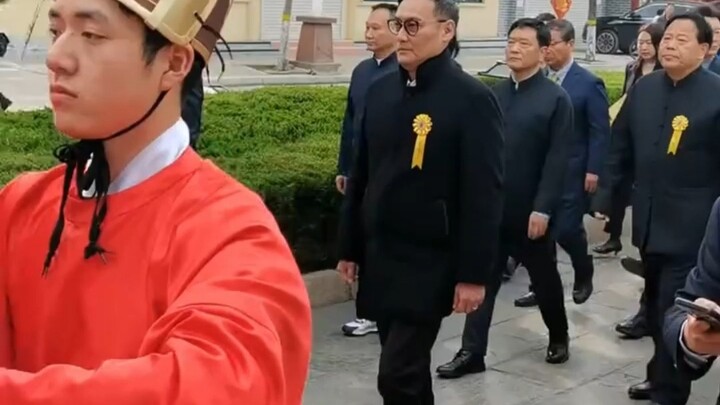 【Za Po TV】Keturunan Keluarga Kong Kembali untuk Melakukan Ritual Pemujaan Leluhur