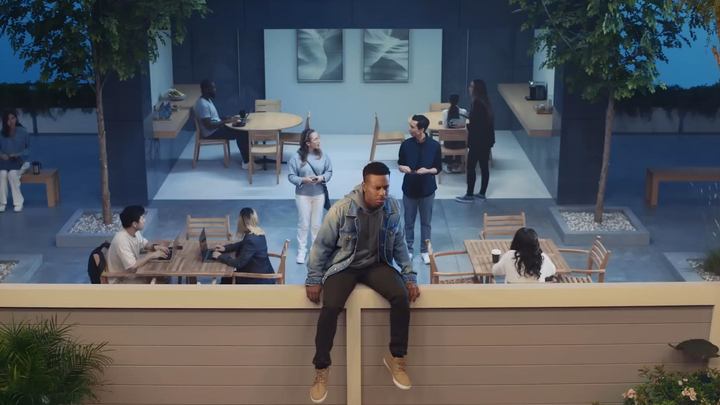 Samsung's latest ad mocks the iPhone for being unfoldable and merely content to wait.