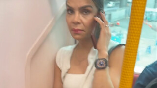 日本电车打电话事件