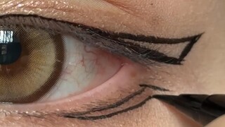 Now you finally know how to draw a full-wrap cat-eye eyeliner!!!!