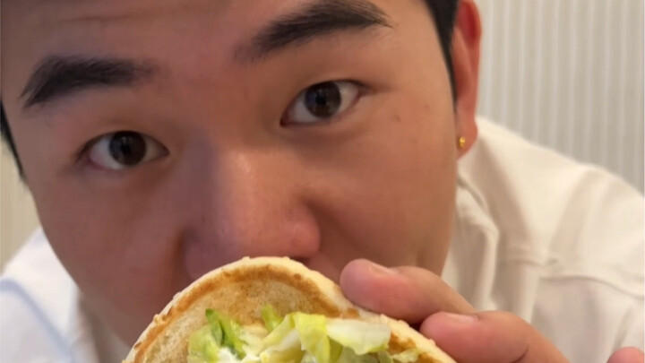 I’ve really gotten serious about losing weight—lately, I’ve been eating diet meals every single day!