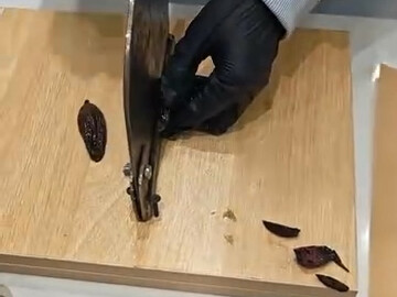 【Dagu TV】In Xiangtan, even longtime nut-cracking enthusiasts are still very particular about it.