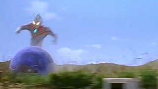 4K (pengeditan campuran) Kegembiraan awal Ultraman saat bermain dengan produk modern
