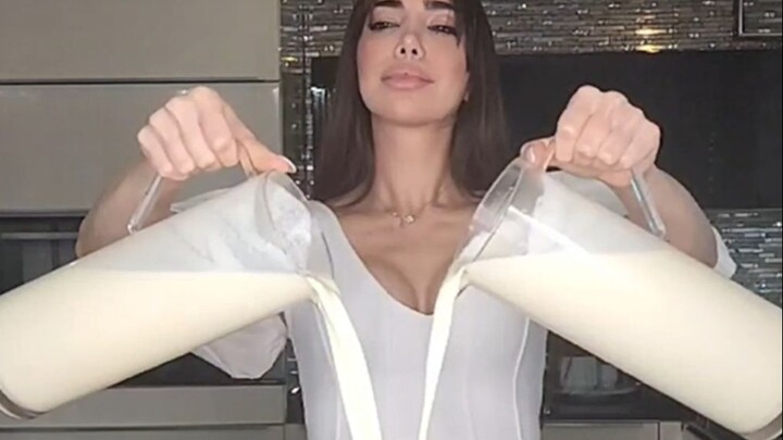 Lại bị chê là “khen một đập một” nữa à? Chẳng lẽ tôi phải im lặng đến mức khiến mọi người choáng ván