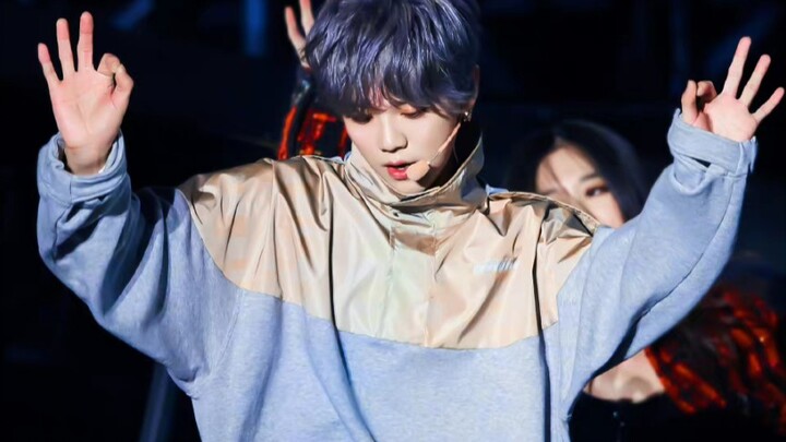 I used to think his solo debut was just the beginning, but it turned out to be the peak of his idol 