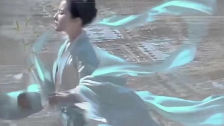 طافٍ وكأنه انفصل عن العالم وتحوّل إلى ملاك وصعد إلى الجنة