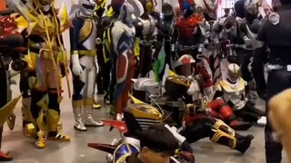 A strange thing sneaked into the Kamen Rider party