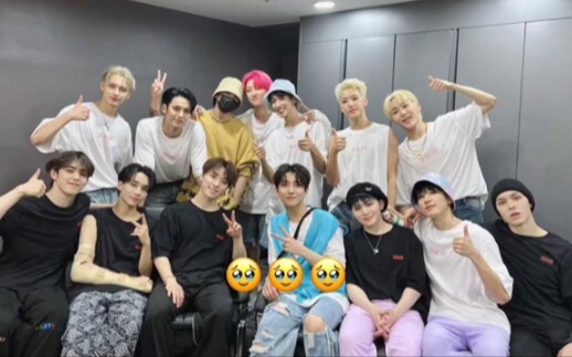 【BTS SEVENTEEN】Những màn kết hợp đỉnh nhất năm ấy, tôi thật sự muốn khóc luôn!