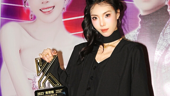 I came to Beijing to receive the award again! I met many good friends! I am so happy