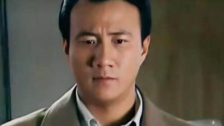 How to Pick the “Right Side” in the System? This Guy Used Just One Paper to Become the Boss’s Truste