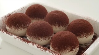 بكل بساطة، كعكة تيراميسو توانزي محلية الصنع في المنزل