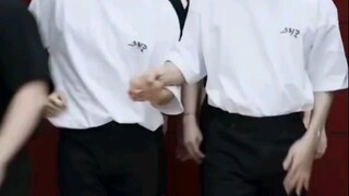 Thunderous-stray kids(辰菲cut)