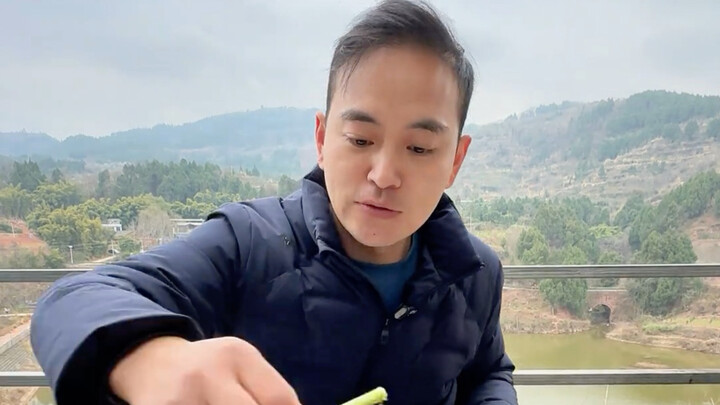 Do you prefer a rich, oily hot pot or a lighter, less-oily one?