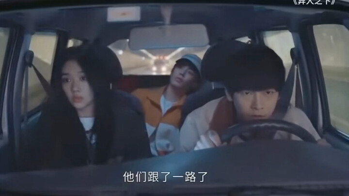 感受下我们的阿莲的车技