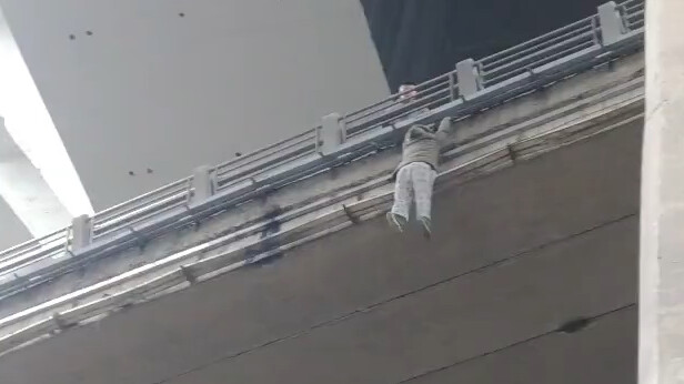 خبر جيد: الناس لم يموتوا. خبر سيء: العش تفجّر!