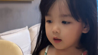 奶奶就喜欢这个爱捣乱的孙女～