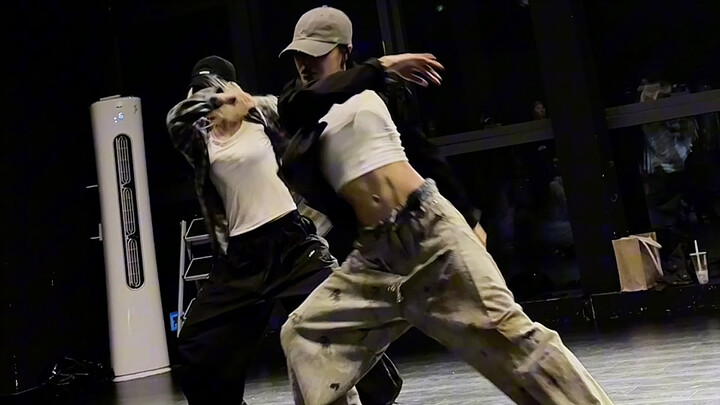 Fiction duo choreography! This is so cool! Choreography by Yao & Ichilin