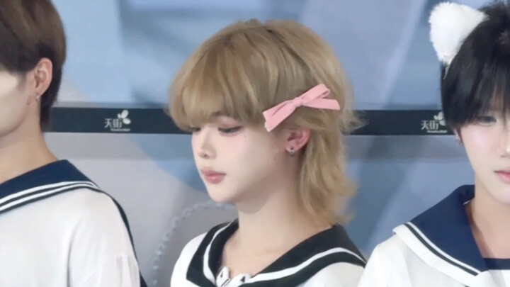 Magical Girl Has Arrived! 04 Boys’ Roadshow: ILLIT’s “Borrowed Cat” — Nayeon’s Position!