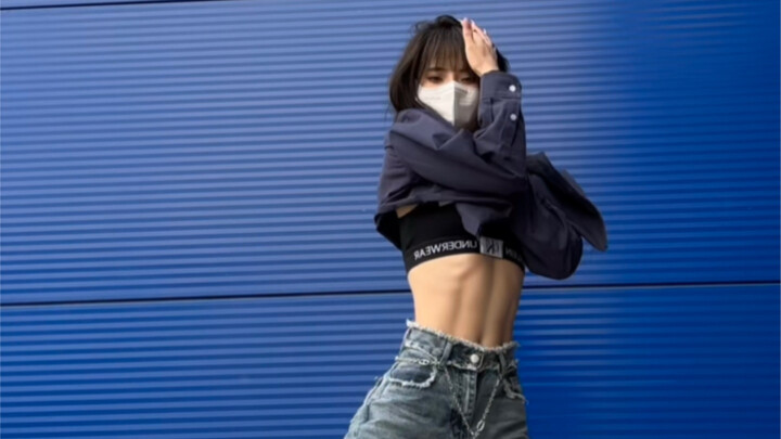 I covered a choreography by Zhenwei. I really like the soft yet strong dance.