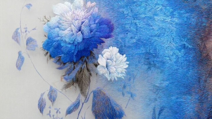 A single silk thread can be split into 352 finer strands—not for show, but to capture every single d