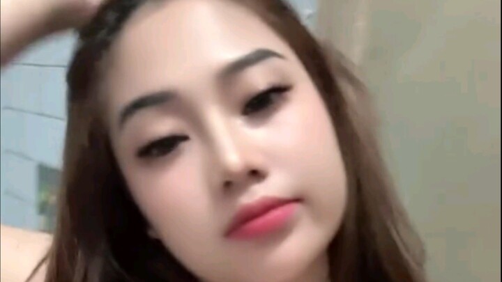 ini kan yang kalian cari?? cewe melon besar VIRAL!