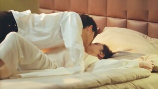 火熱洞房！小嬌妻要生孩子，霸總被撩得慾火上身，一把抱著嬌妻上床纏綿一夜！