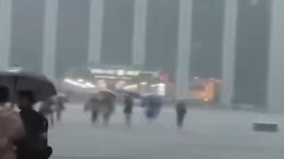 国展新开了泳池 欢迎大家来体验