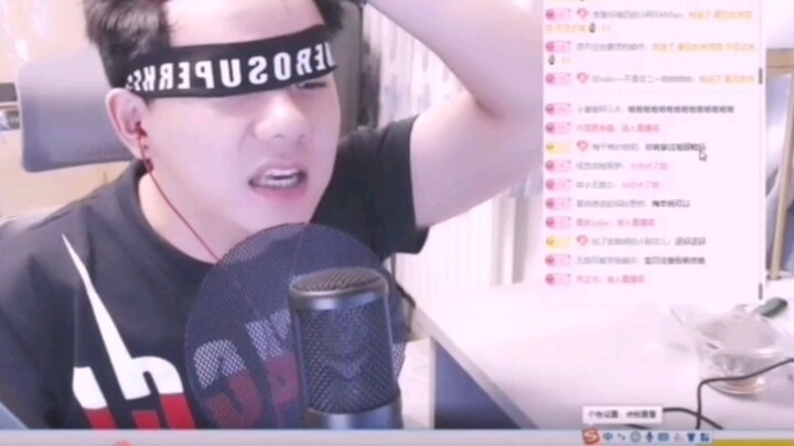 Once again, the cute sheep [Yangzai] appeared in the live broadcast