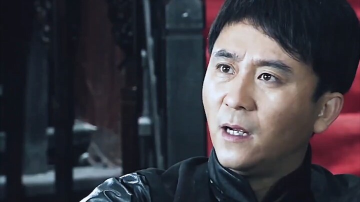 Li Wei datang ke Quanjude dan memesan bebek panggang seberat delapan pon, tetapi ketika dia menimban