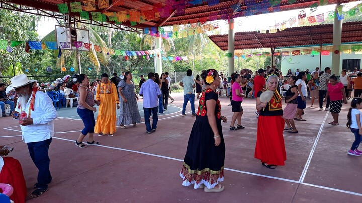 POPURRÍ CUMBIEROS DEL SUR - GRUPO LOS DORADOS Y SU ESTILO ARRECHO