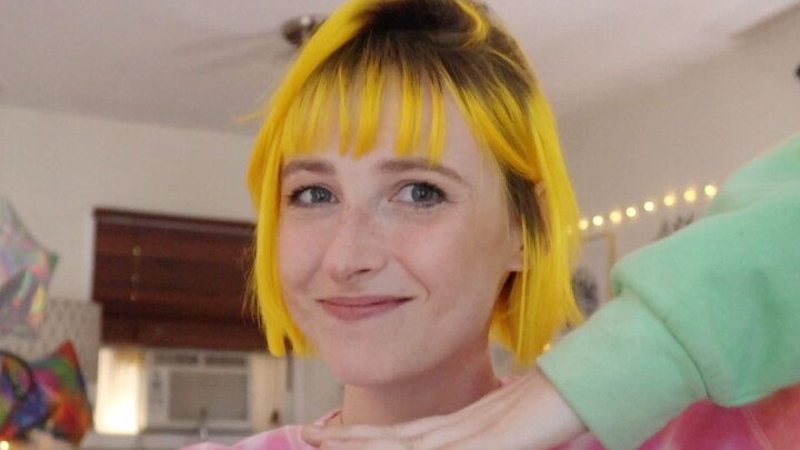Tessa Violet, cô gái tóc vàng lập dị với 150 triệu lượt xem trên YouTube, đã có mặt! Cô ấy sẽ khiến 