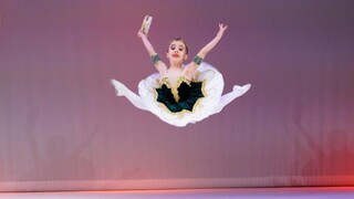 [Ballet] Cô bé múa ba lê 7 tuổi siêu tài năng người Romania Ilinca Bendeac Esmeralda Biến thể