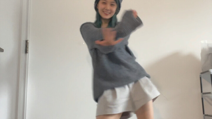 ☆*:.｡. デコレーション.｡.:*☆「I just did a random dance」