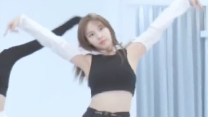 [Lin Nayeon] Waist Goddess Straight Cut of The Feels Dance Practice in the Studio – Fan-Made Video f