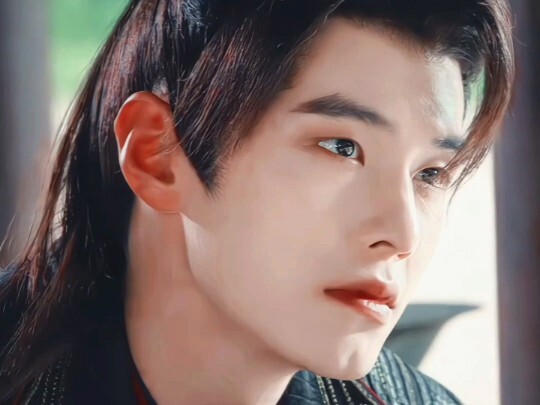 Một dáng người như vậy, đôi lông mày như vậy