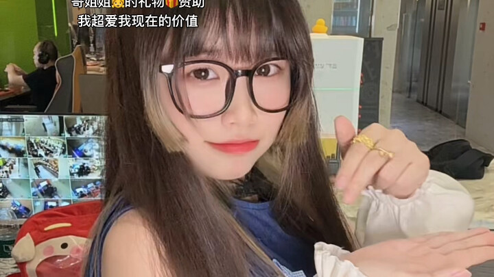 Không phải vì tôi là Ngô Lệ Lệ mà các bạn yêu tôi. Mà bởi vì các bạn yêu tôi nên tôi mới là Ngô Lệ L