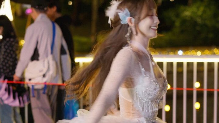 No Leg-Stretch Challenge: "Guess the Actual Height"