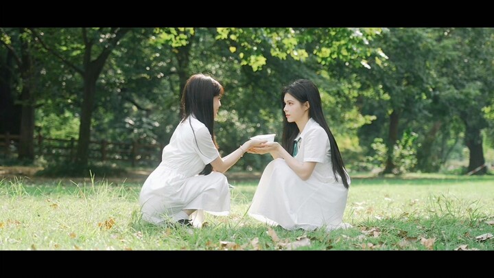 "ขอให้สำเร็จการศึกษาอย่างมีความสุข ฉันหวังว่าคุณจะมีอนาคตที่สดใสรออยู่ข้างหน้า ฉันรักคุณ"