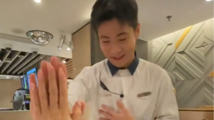 Haidilao turned the restaurant into a Wanhualou, who wouldn't be confused after seeing this?