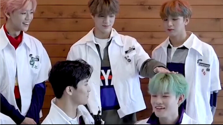 [Zhong Chenle] Lele, cherished by his NCT brothers