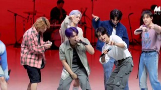 เวอร์ชันแสดงสดของเพลงใหม่ Chk Chk Boom โดยวง Straykids